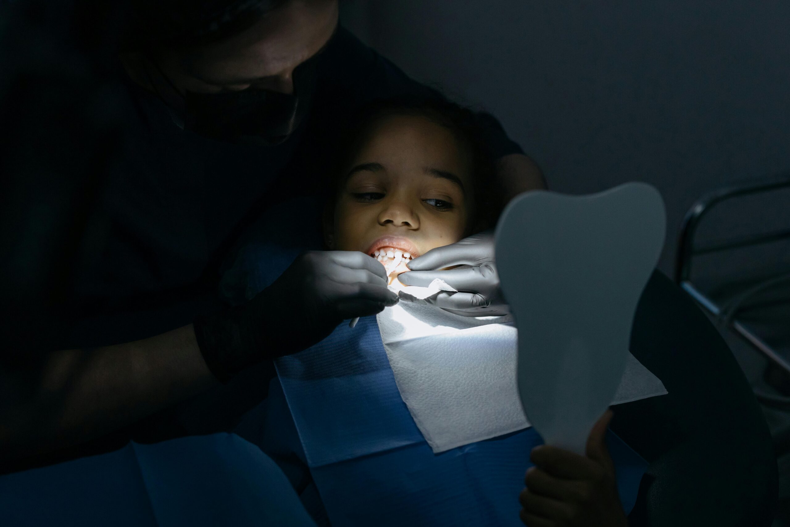 Niño en el dentista